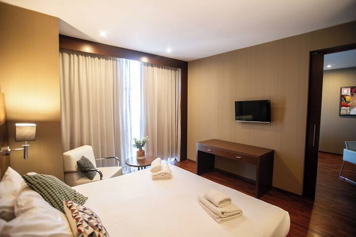 Room 8 of 87