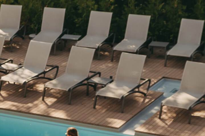 Pool 33 of 75