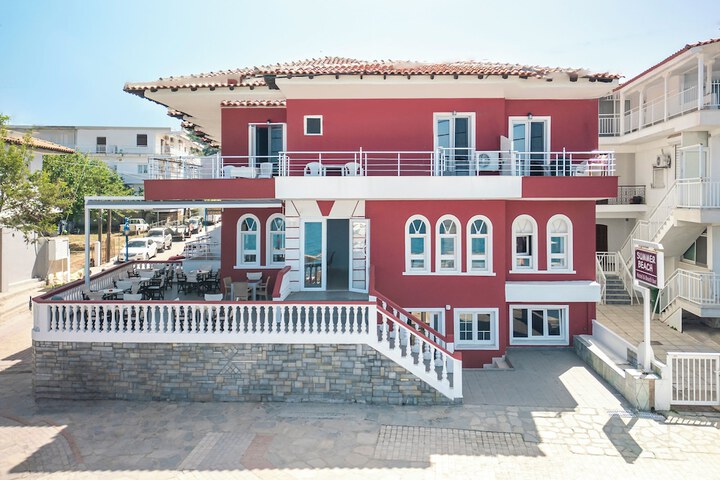 Summer Beach Hotel