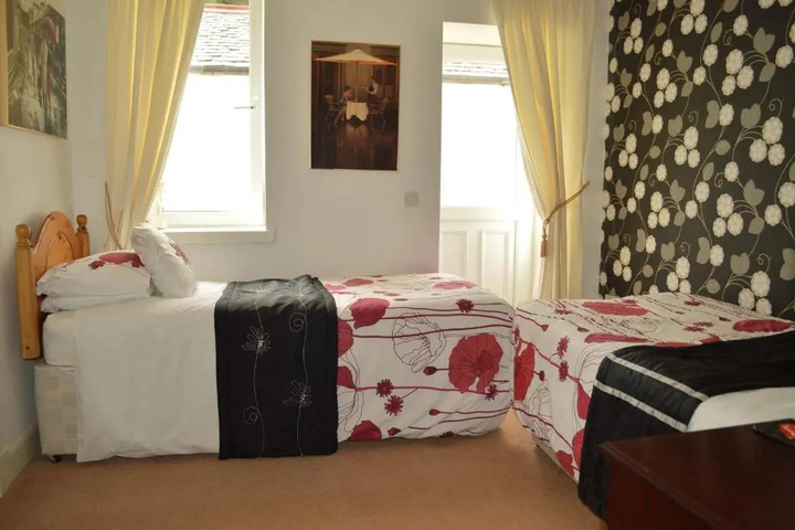 Room 2 of 11