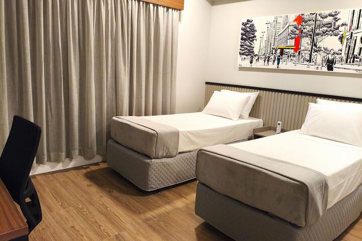 Room 7 of 37