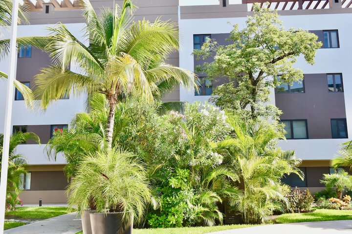 Hotel Exterior 102 of 117