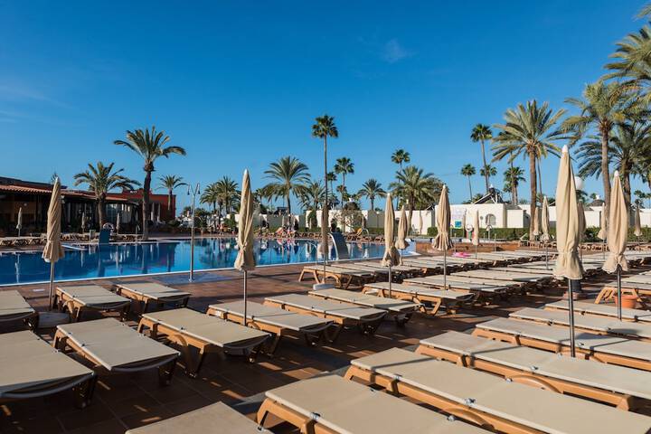 Pools & Facilities