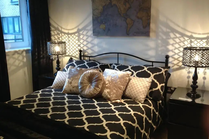Room 4 of 13