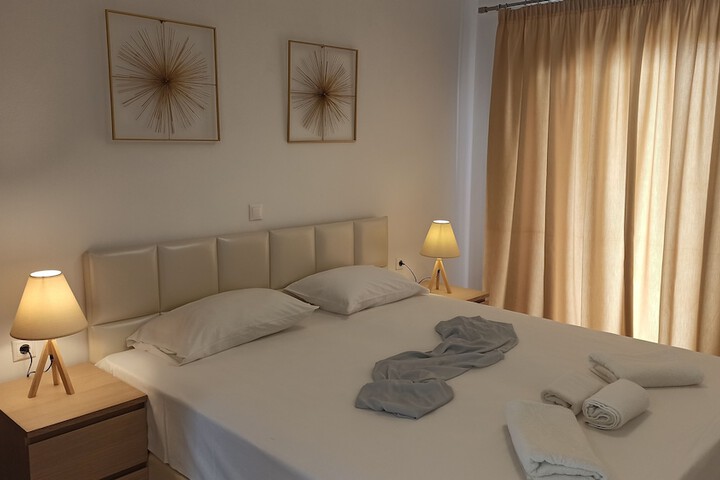 Room 5 of 72