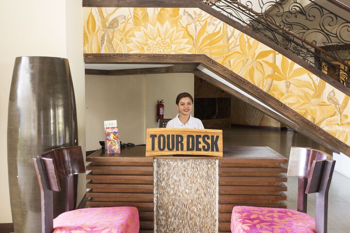 Concierge desk