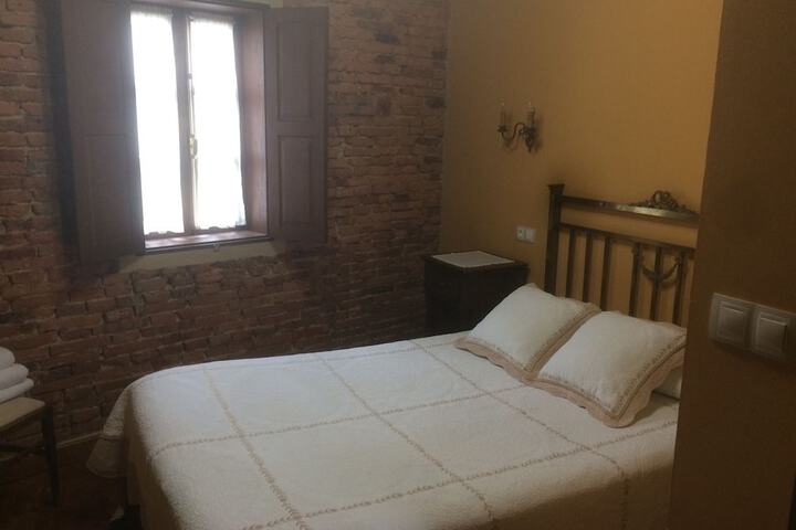Room 4 of 40