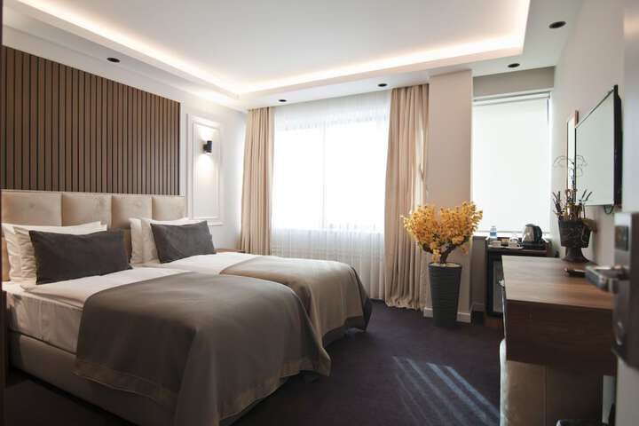 Room 44 of 76