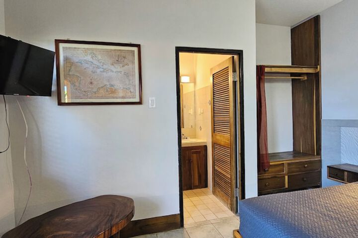 Room 30 of 97