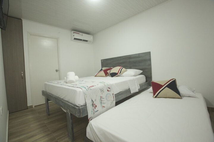 Room 4 of 13
