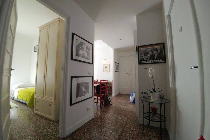 Ballroom/Hall 5 of 5