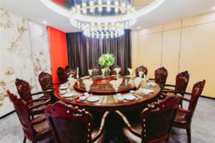 Dining 6 of 22