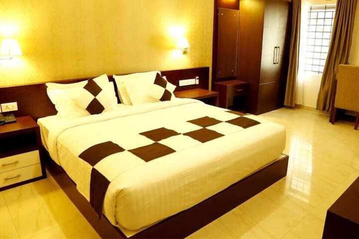 Room 7 of 11