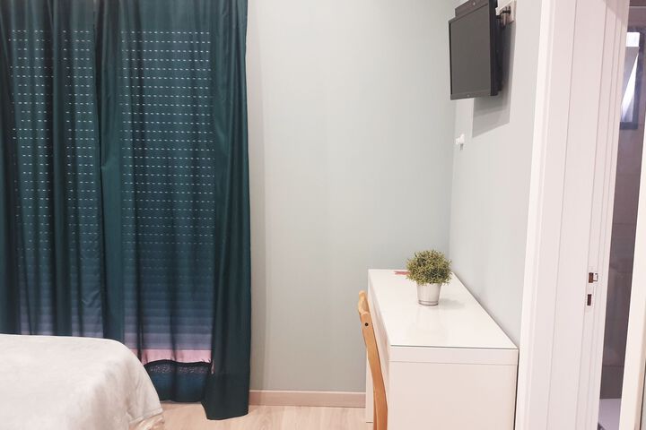 Room 12 of 15