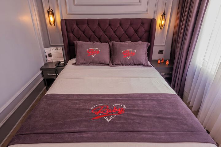 Room 28 of 49