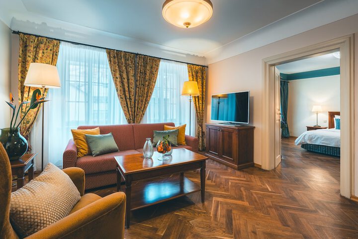 Room 32 of 136
