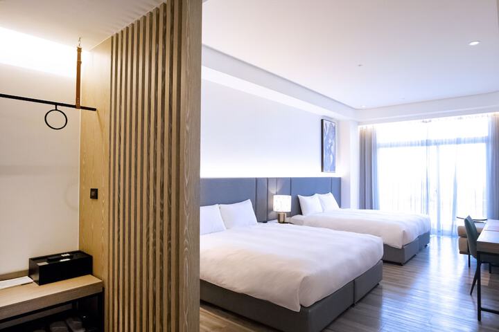 Room 10 of 49
