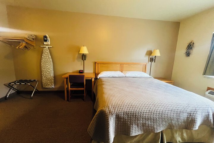Room 14 of 33