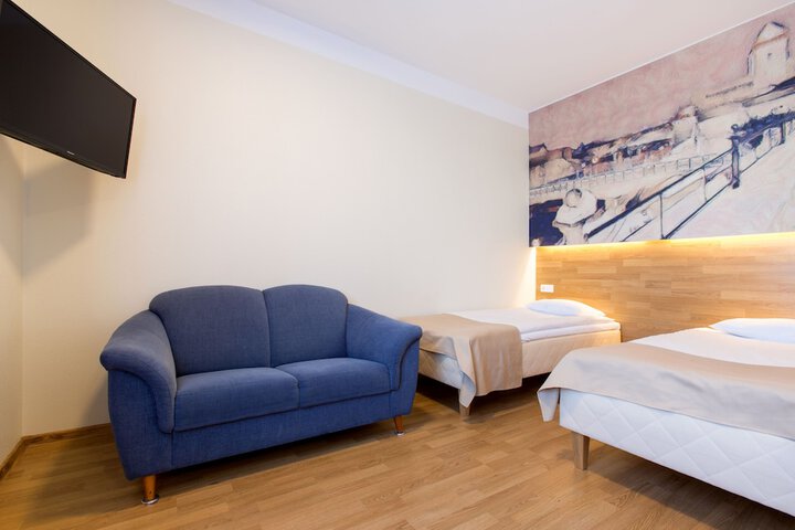 Room 9 of 92