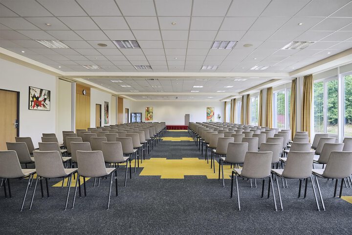 Room 7 of 28