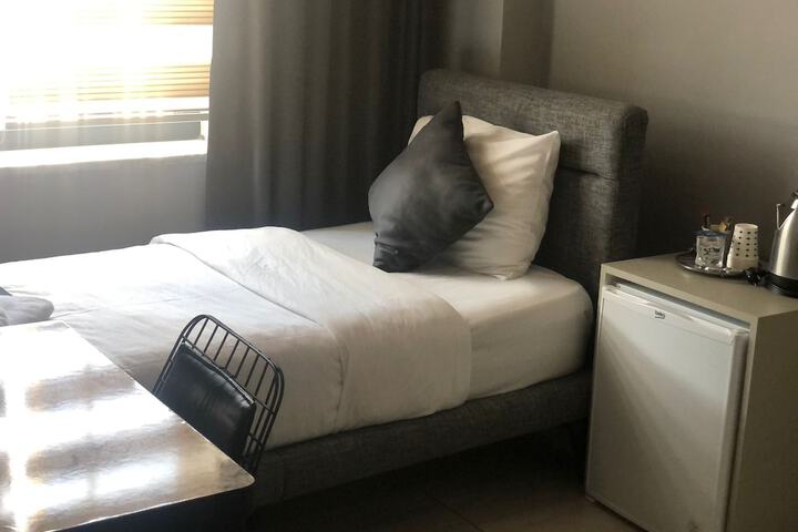 Room 9 of 32