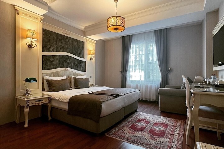 Room 28 of 53
