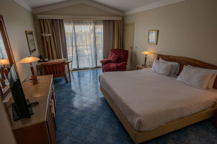 Room 32 of 125