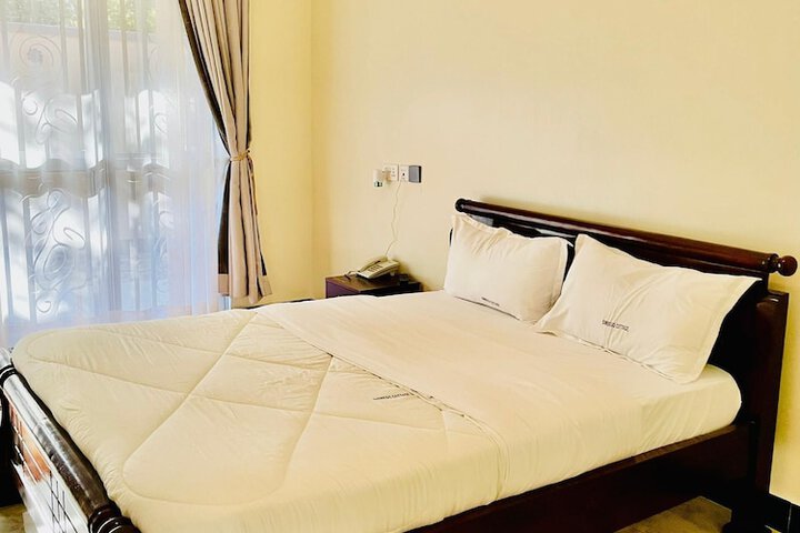Room 3 of 51