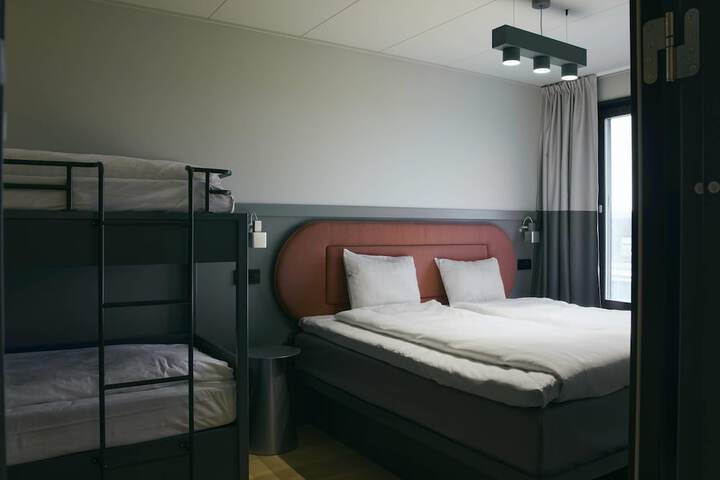 Room 8 of 44
