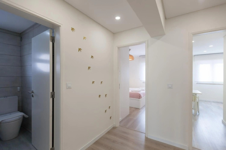 Room 9 of 18