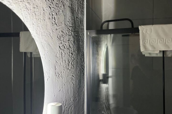 Room 160 of 204