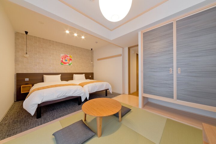 Room 9 of 35