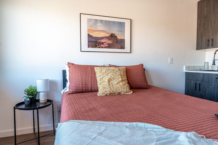 Room 8 of 120
