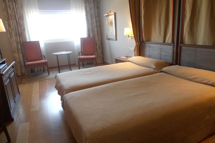 Room 26 of 73