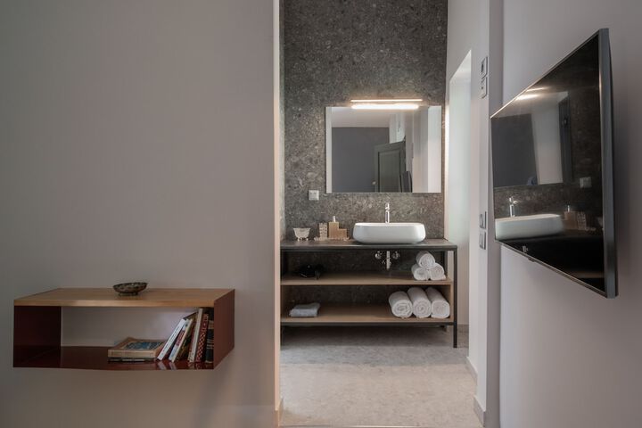 Room 10 of 23