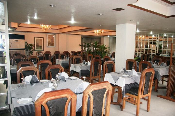Dining 23 of 29