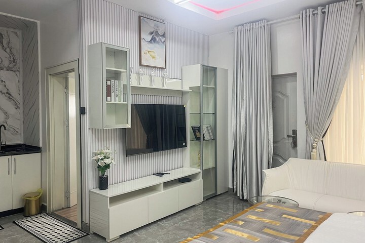 Room 4 of 23