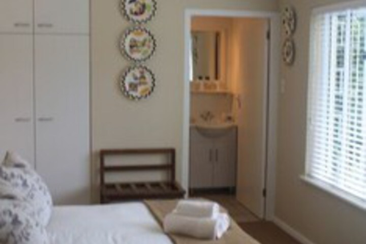 Room 6 of 11
