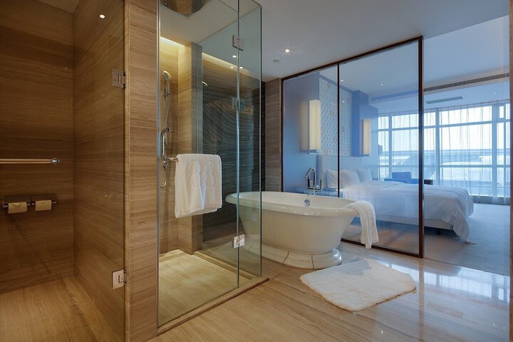 Room 5 of 91