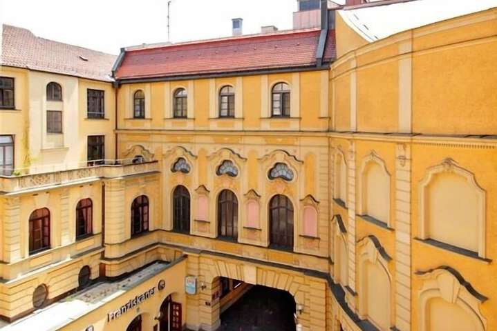 Hotel Entry