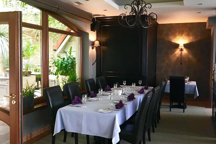 Dining 40 of 65