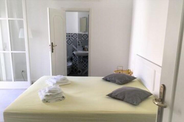 Room 15 of 33