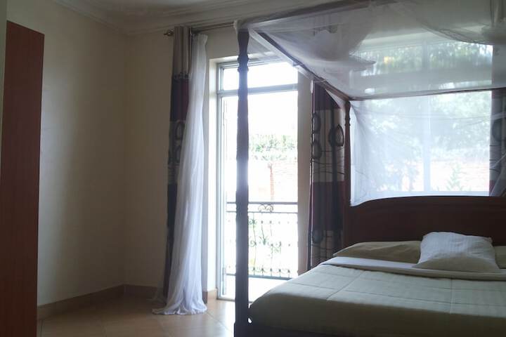Room 9 of 73