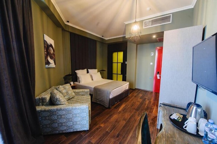 Room 18 of 50