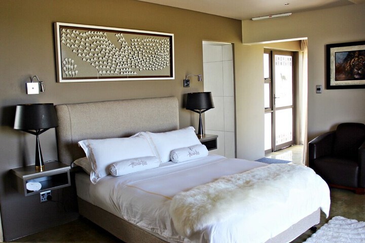 Room 8 of 64