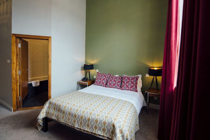 Room 6 of 62