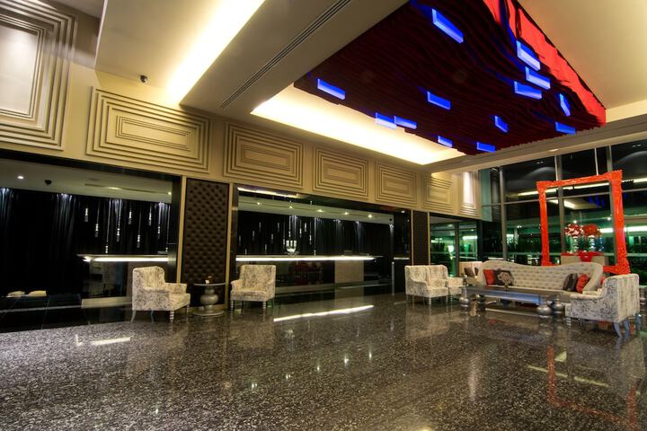 Guest Lobby