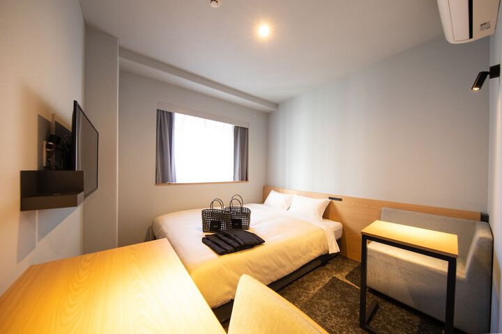 Room 8 of 61