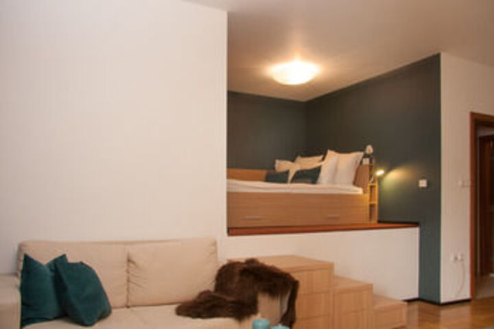 Room 18 of 73