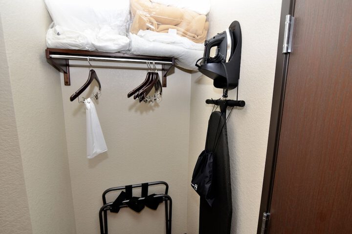 1 King Bed Suite (37 of 44)
